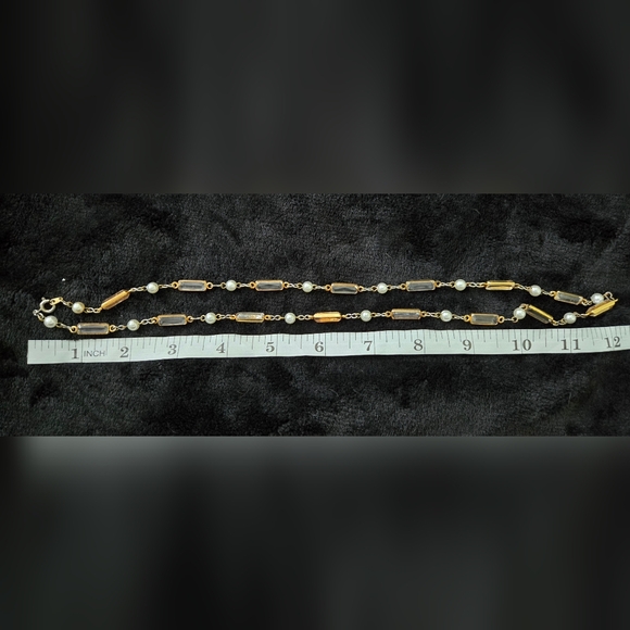 Two-Tone Clear Acrylic or Glass& Simulated Pearl Necklace Vintage Unknown Brand - Picture 2 of 6